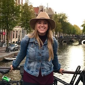 Meet your Posher, Jillian